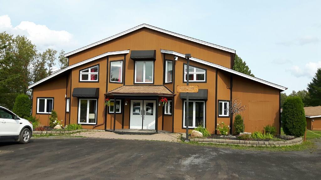 Chalets du Lac Matapédia Val-Brillant Esterno foto