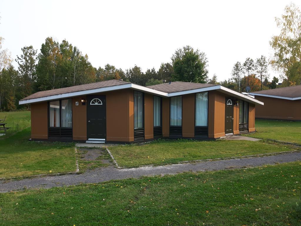 Chalets du Lac Matapédia Val-Brillant Esterno foto