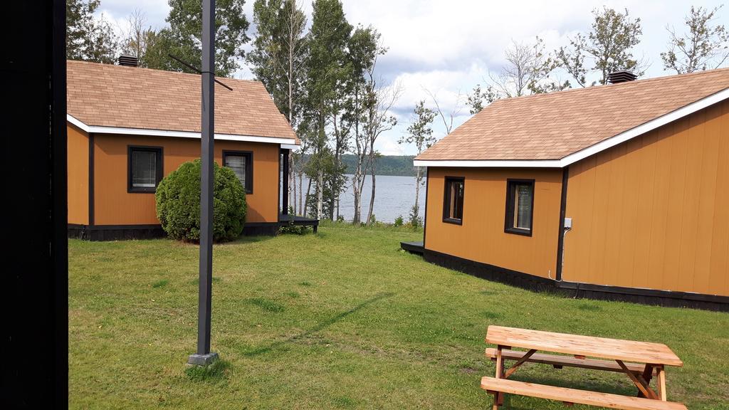 Chalets du Lac Matapédia Val-Brillant Esterno foto